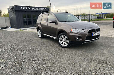 Внедорожник / Кроссовер Mitsubishi Outlander 2011 в 