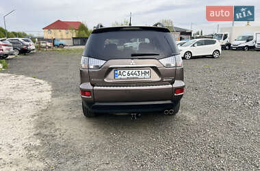 Внедорожник / Кроссовер Mitsubishi Outlander 2011 в 