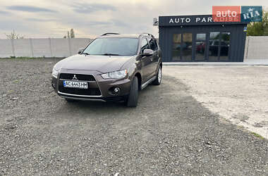 Внедорожник / Кроссовер Mitsubishi Outlander 2011 в 