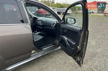Внедорожник / Кроссовер Mitsubishi Outlander 2011 в 