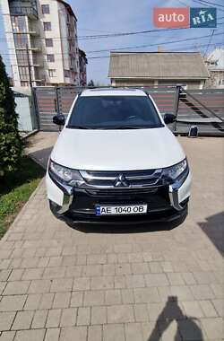 Позашляховик / Кросовер Mitsubishi Outlander 2018 в Чернівцях