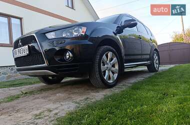 Позашляховик / Кросовер Mitsubishi Outlander 2010 в 