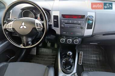 Позашляховик / Кросовер Mitsubishi Outlander 2010 в 