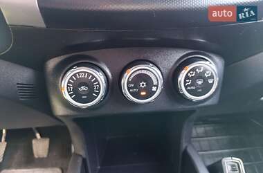 Позашляховик / Кросовер Mitsubishi Outlander 2010 в 