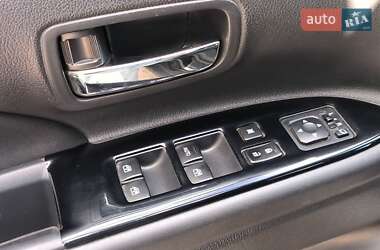 Внедорожник / Кроссовер Mitsubishi Outlander 2018 в 