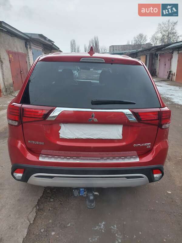 Позашляховик / Кросовер Mitsubishi Outlander 2019 в Миколаєві