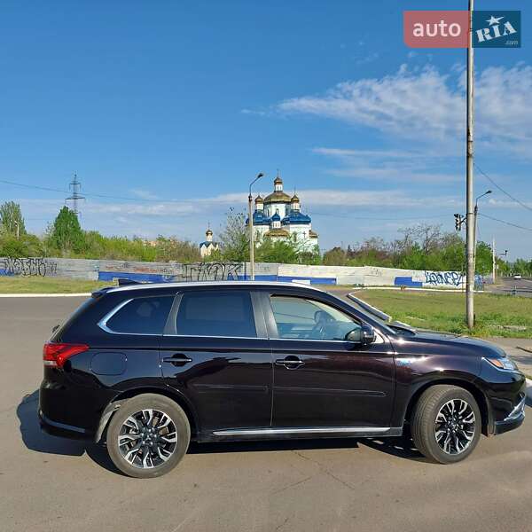 Внедорожник / Кроссовер Mitsubishi Outlander 2017 в Кривом Роге