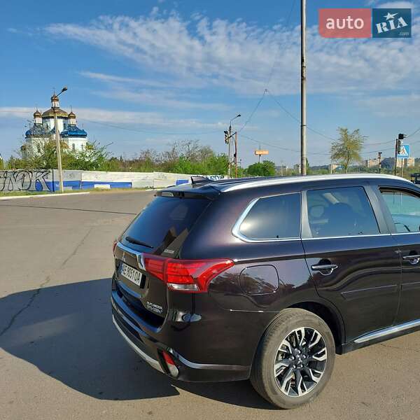 Внедорожник / Кроссовер Mitsubishi Outlander 2017 в Кривом Роге