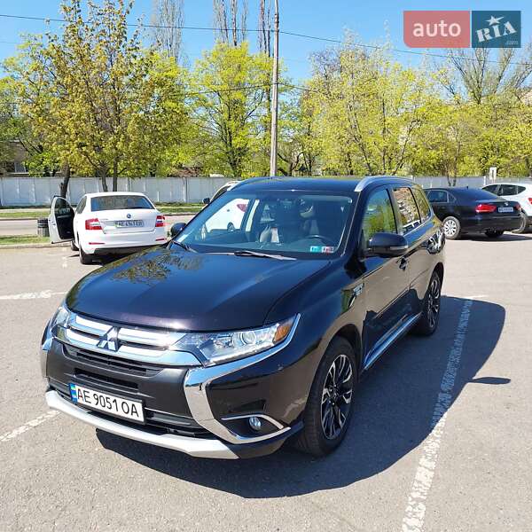 Внедорожник / Кроссовер Mitsubishi Outlander 2017 в Кривом Роге