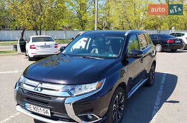 Внедорожник / Кроссовер Mitsubishi Outlander 2017 в 