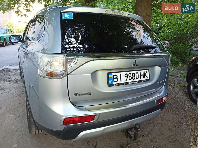 Позашляховик / Кросовер Mitsubishi Outlander 2014 в Києві фото 4 Позашляховик / Кросовер Mitsubishi Outlander 2014 в Києві