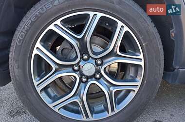 Внедорожник / Кроссовер Mitsubishi Outlander 2014 в 