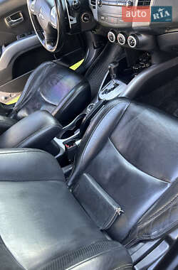 Внедорожник / Кроссовер Mitsubishi Outlander 2008 в 