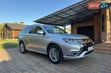 Внедорожник / Кроссовер Mitsubishi Outlander 2022 в Киеве