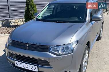 Внедорожник / Кроссовер Mitsubishi Outlander 2014 в Умани