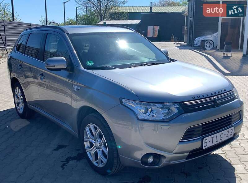 Mitsubishi Outlander 2014