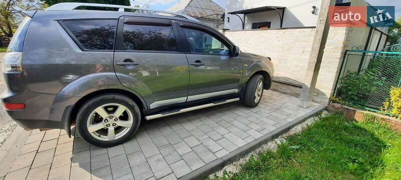 Позашляховик / Кросовер Mitsubishi Outlander 2009 в Іршаві