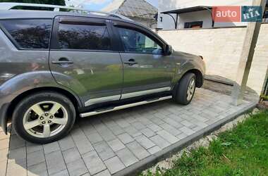Внедорожник / Кроссовер Mitsubishi Outlander 2009 в 
