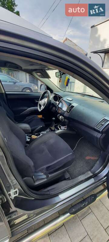 Позашляховик / Кросовер Mitsubishi Outlander 2009 в Іршаві