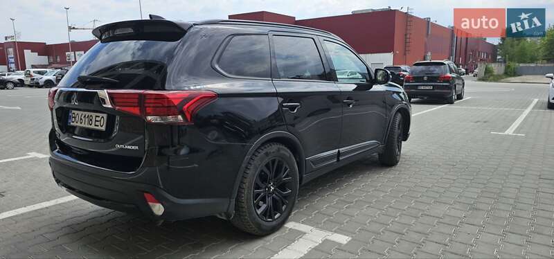 Позашляховик / Кросовер Mitsubishi Outlander 2018 в Тернополі