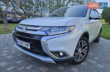 Позашляховик / Кросовер Mitsubishi Outlander 2017 в Одесі