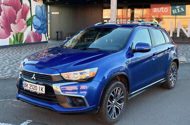 Внедорожник / Кроссовер Mitsubishi Outlander 2016 в Киеве