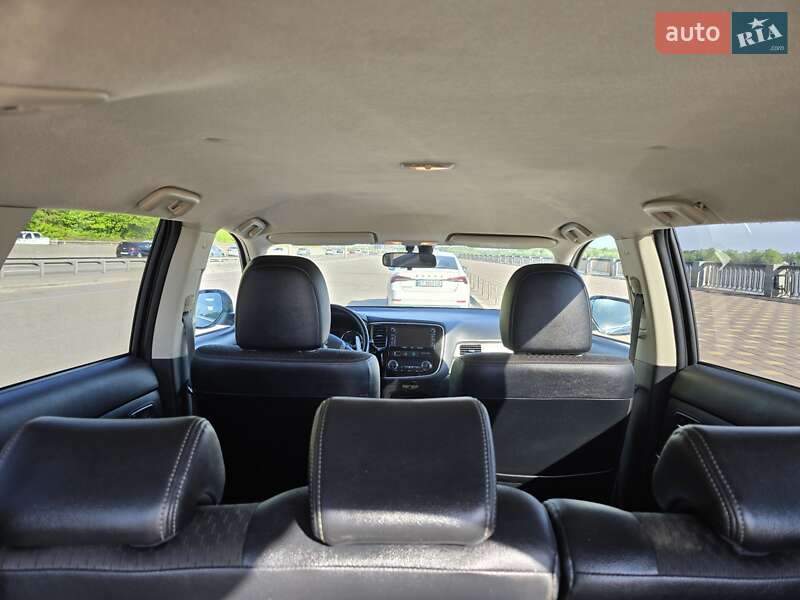 Позашляховик / Кросовер Mitsubishi Outlander 2014 в Києві фото 8 Позашляховик / Кросовер Mitsubishi Outlander 2014 в Києві