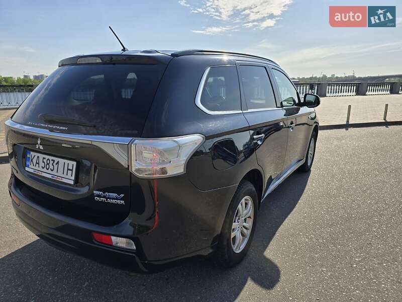 Позашляховик / Кросовер Mitsubishi Outlander 2014 в Києві фото 3 Позашляховик / Кросовер Mitsubishi Outlander 2014 в Києві