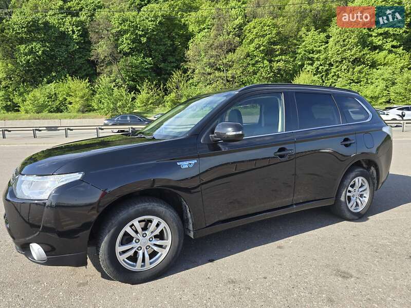Позашляховик / Кросовер Mitsubishi Outlander 2014 в Києві фото 4 Позашляховик / Кросовер Mitsubishi Outlander 2014 в Києві