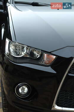 Позашляховик / Кросовер Mitsubishi Outlander 2010 в 