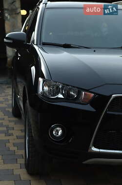 Позашляховик / Кросовер Mitsubishi Outlander 2010 в 