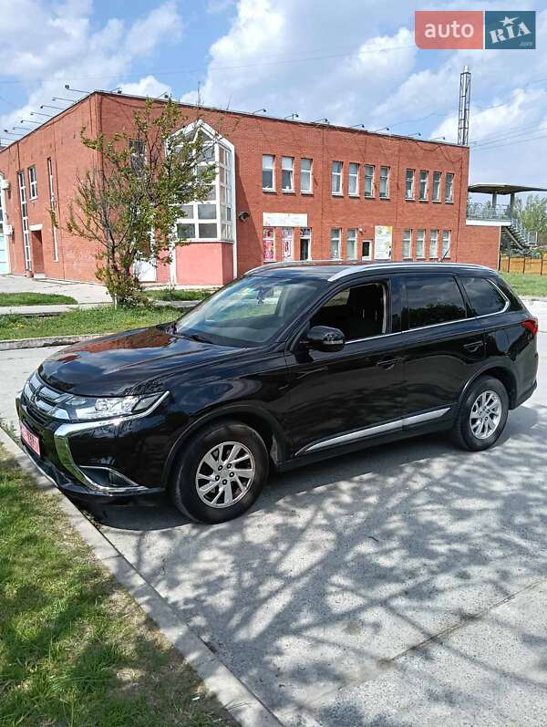 Mitsubishi Outlander 2016
