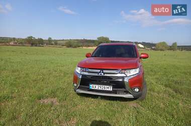 Внедорожник / Кроссовер Mitsubishi Outlander 2017 в 