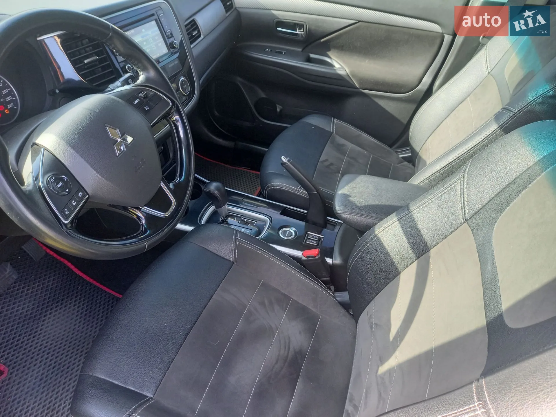 2017 Mitsubishi Outlander - мініатюра 26