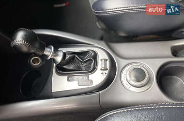 Внедорожник / Кроссовер Mitsubishi Outlander 2011 в 