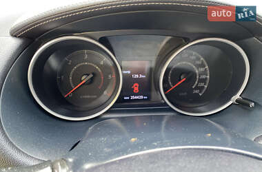 Внедорожник / Кроссовер Mitsubishi Outlander 2011 в 