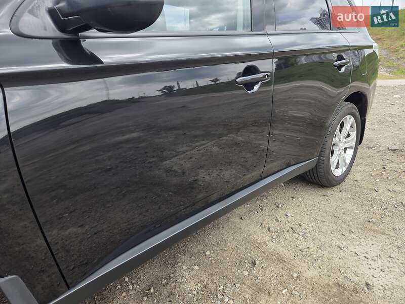 Внедорожник / Кроссовер Mitsubishi Outlander 2013 в Киеве