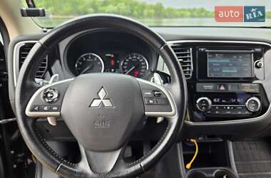 Внедорожник / Кроссовер Mitsubishi Outlander 2013 в 