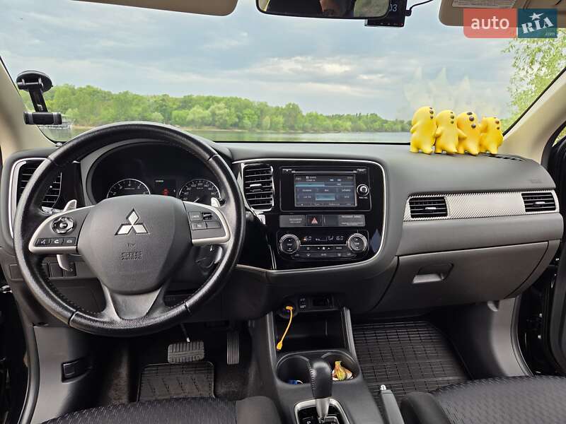 Внедорожник / Кроссовер Mitsubishi Outlander 2013 в Киеве