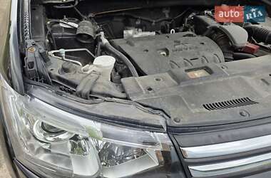 Внедорожник / Кроссовер Mitsubishi Outlander 2013 в 
