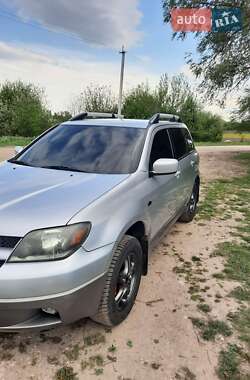 Внедорожник / Кроссовер Mitsubishi Outlander 2003 в 