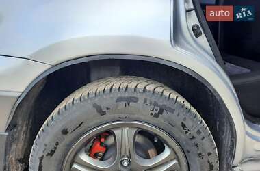 Внедорожник / Кроссовер Mitsubishi Outlander 2003 в 