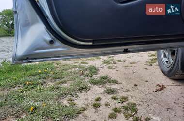 Внедорожник / Кроссовер Mitsubishi Outlander 2003 в 