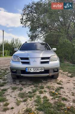 Внедорожник / Кроссовер Mitsubishi Outlander 2003 в 