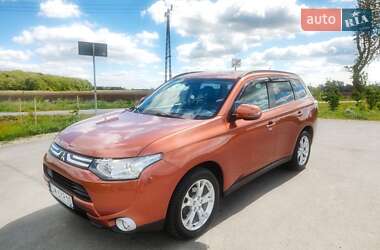 Позашляховик / Кросовер Mitsubishi Outlander 2013 в Стрию