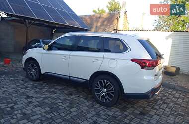 Внедорожник / Кроссовер Mitsubishi Outlander 2018 в 
