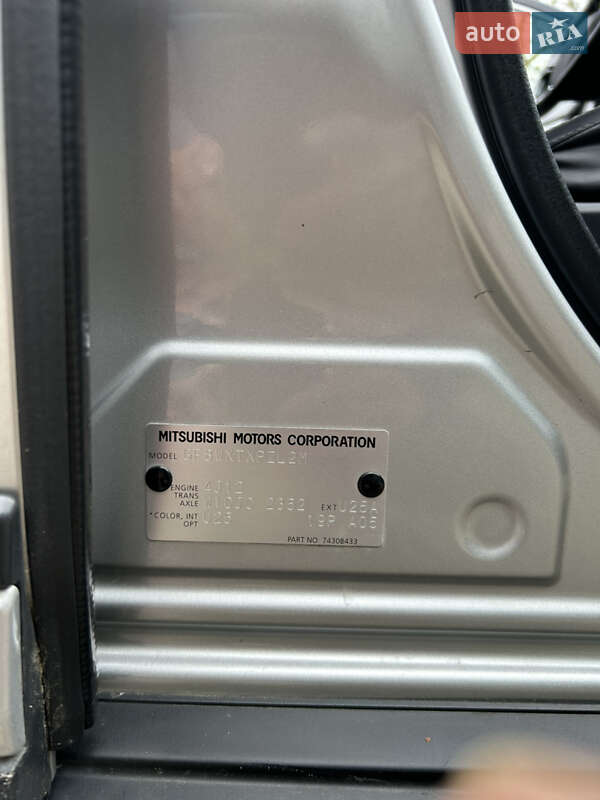 Позашляховик / Кросовер Mitsubishi Outlander 2019 в Южному