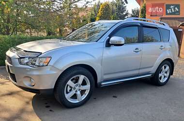 Внедорожник / Кроссовер Mitsubishi Outlander 2010 в 