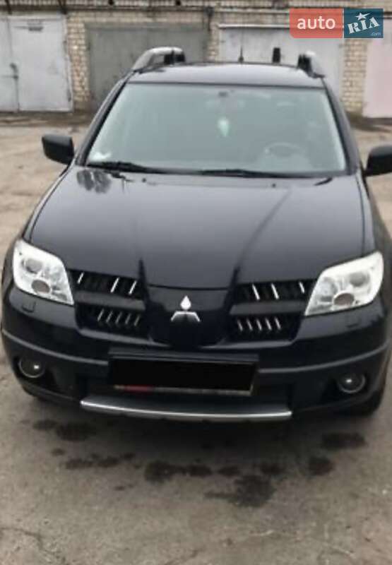 Внедорожник / Кроссовер Mitsubishi Outlander 2006 в Кременчуге фото 3 Внедорожник / Кроссовер Mitsubishi Outlander 2006 в Кременчуге