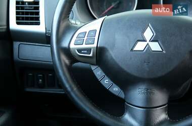 Внедорожник / Кроссовер Mitsubishi Outlander 2011 в 